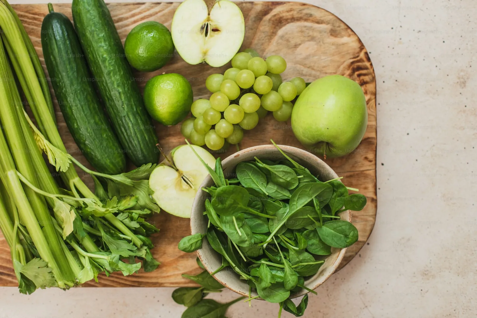 Polyphenol-rich foods: green tea, pomegranate, cranberries